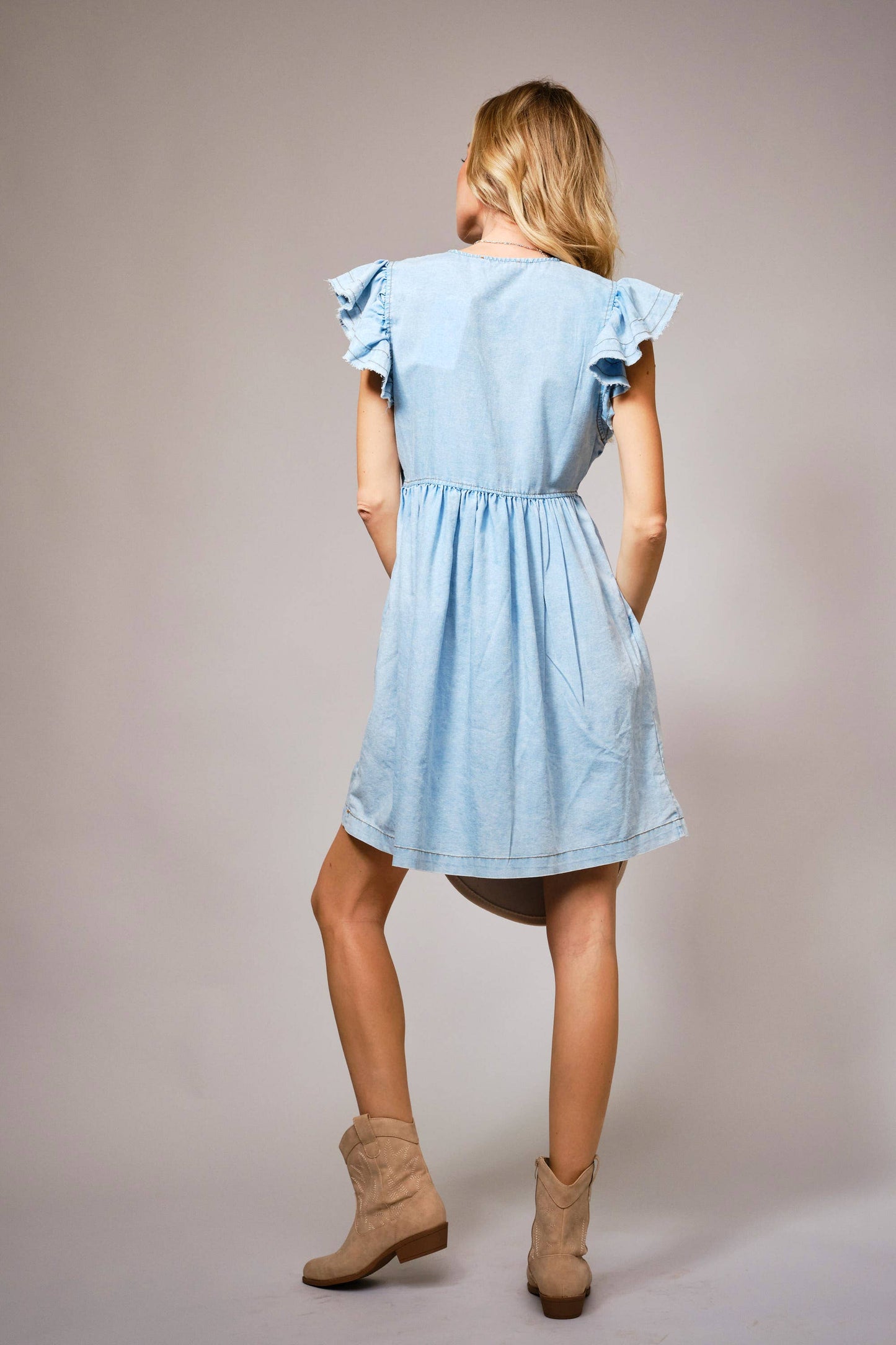 Chambray Ruffle Sleeve Bow Front Minidress: LIGHT WASH