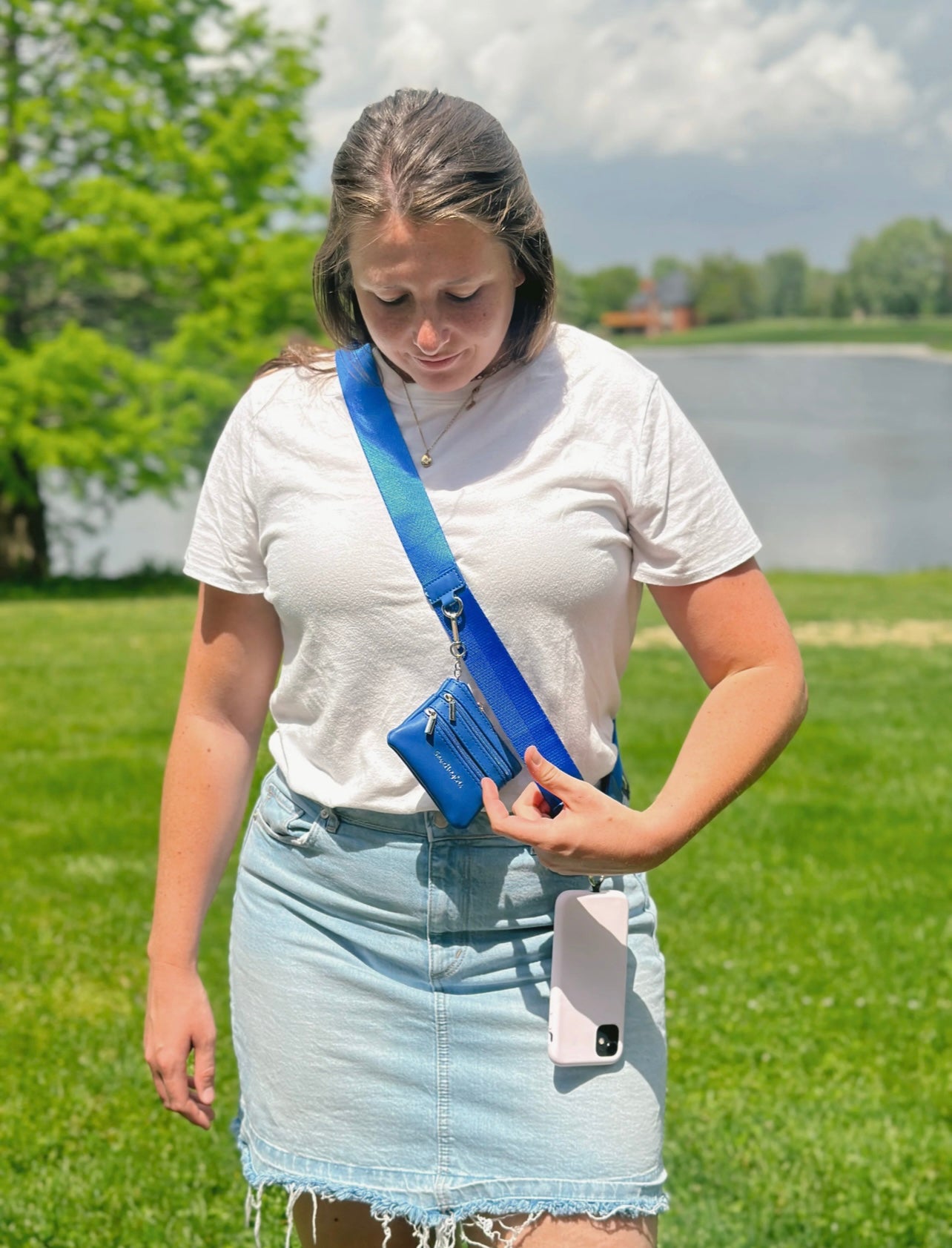 Clip & Go Strap w/Zippered Pouch Solid Royal Blue
