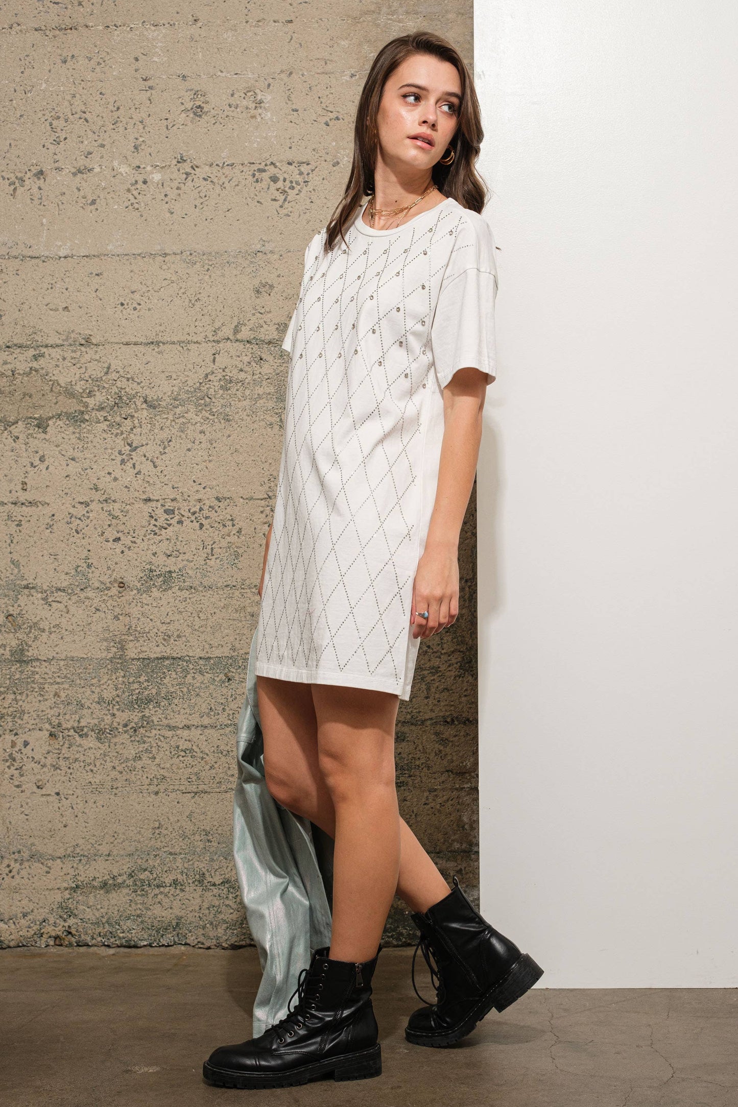 Round Neck Front Jewel Applique Mini Shirt Dress: OFF WHITE