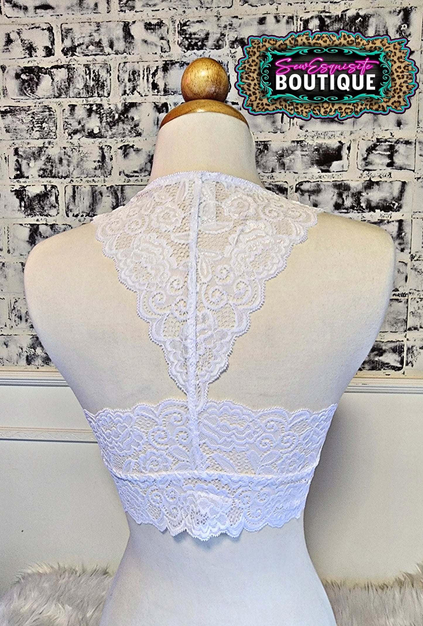 Plus White WOMEN'S LACE PADDED BRALETTE
