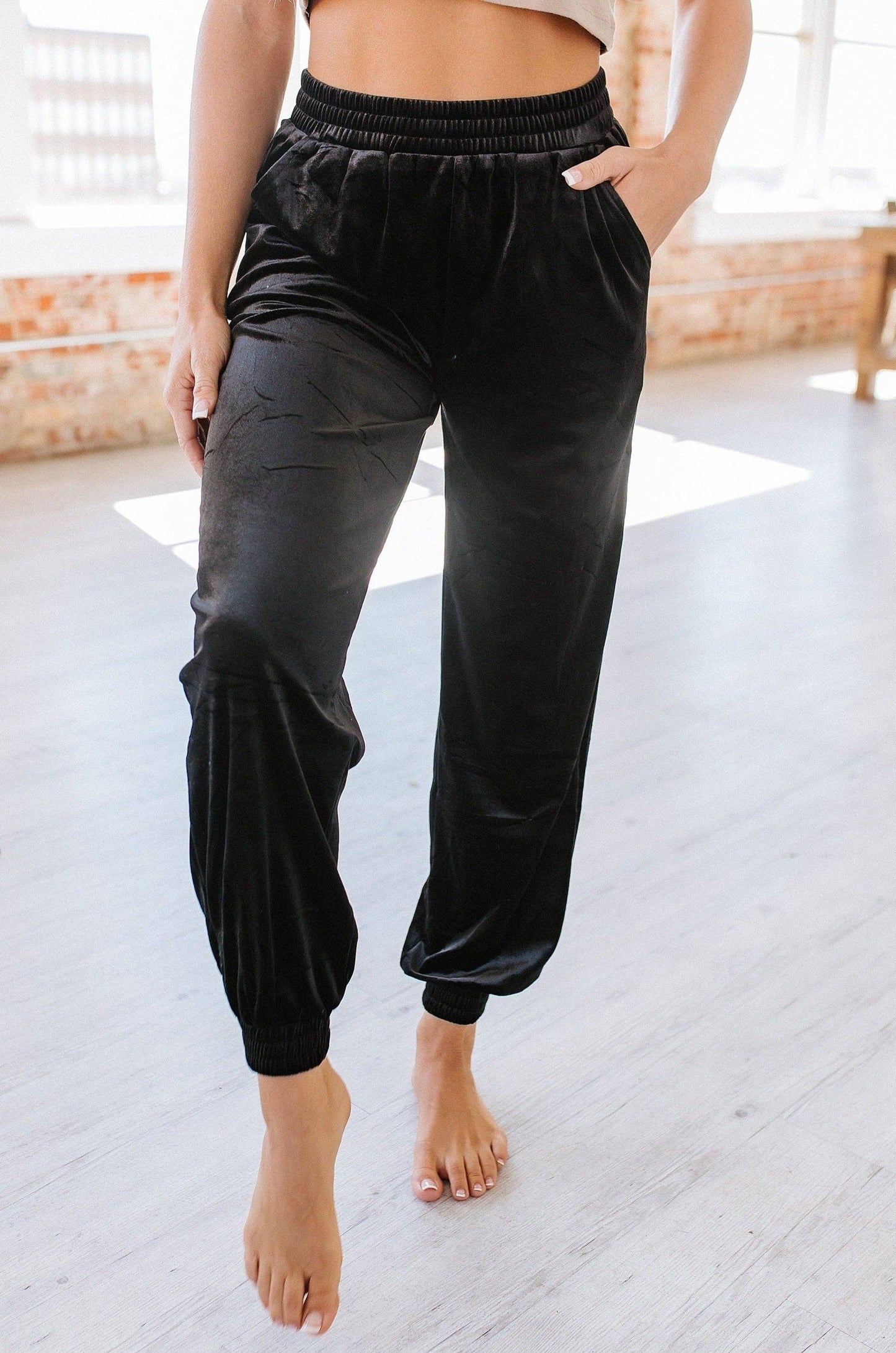 Vintage Velvet Jogger | Black