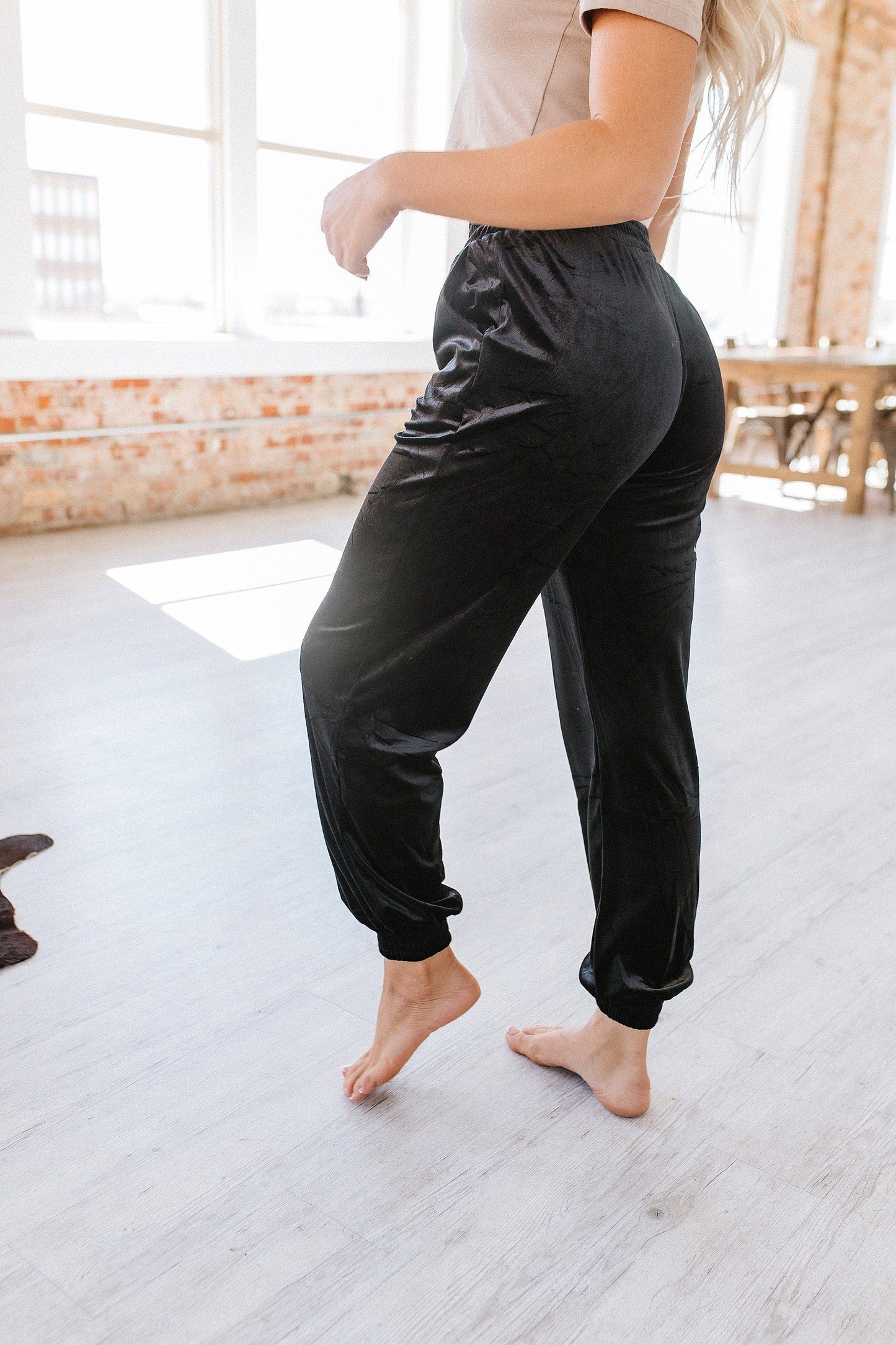 Vintage Velvet Jogger | Black