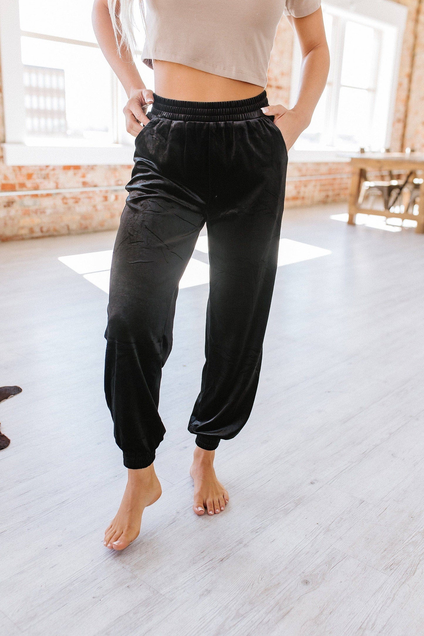 Vintage Velvet Jogger | Black