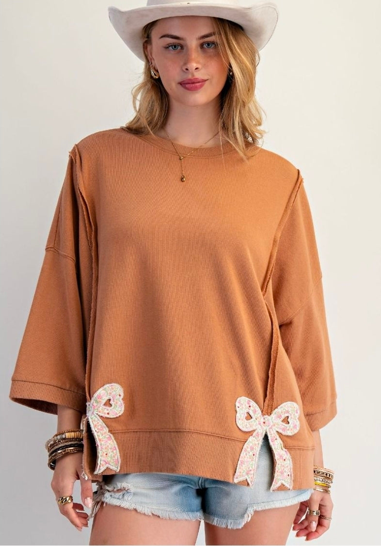 BOW PATCH BOTTOM HEM WASHED TERRY PULLOVER