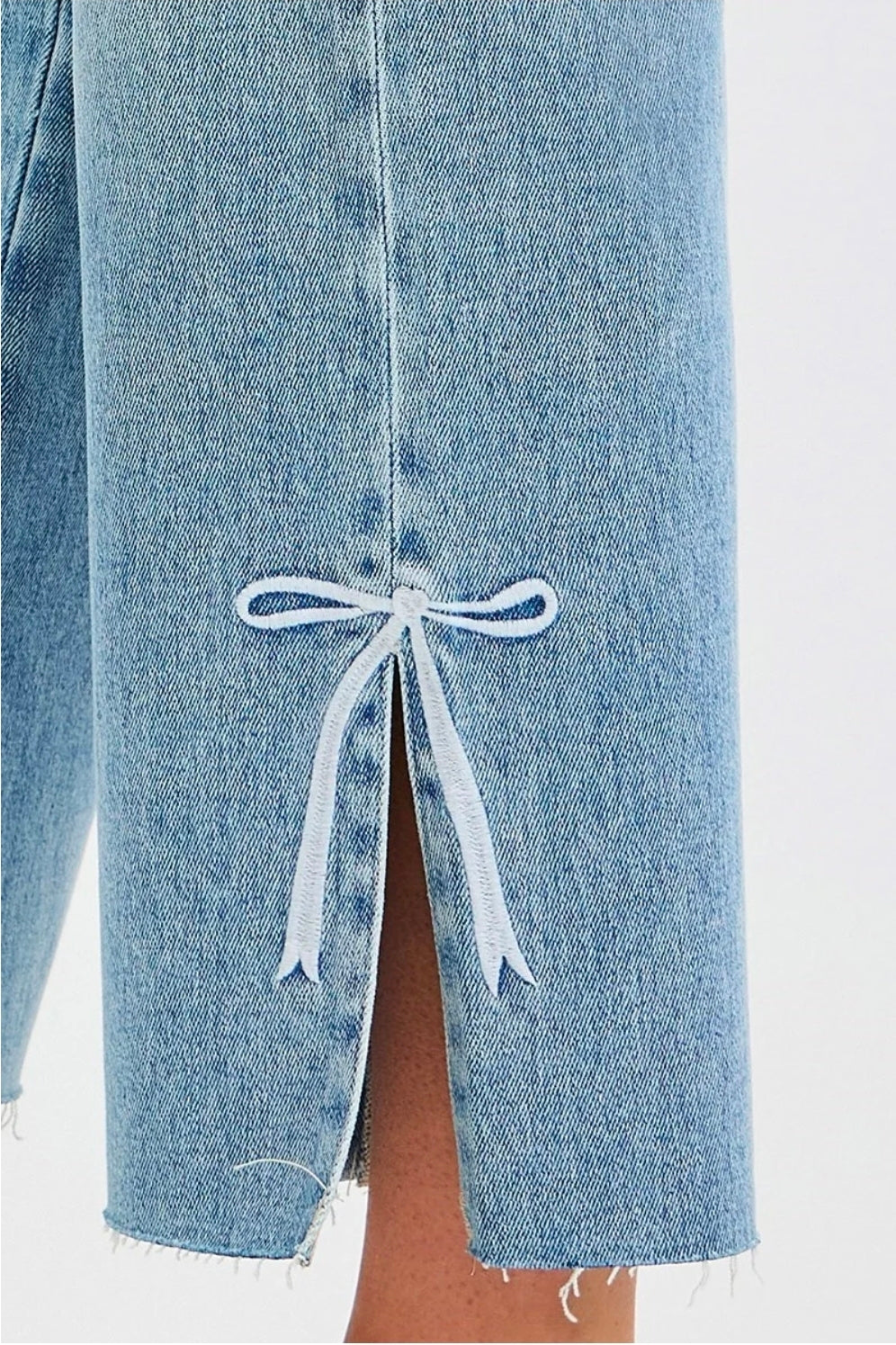 RISEN Crop Side Slit Ribbon Embroidered Jeans