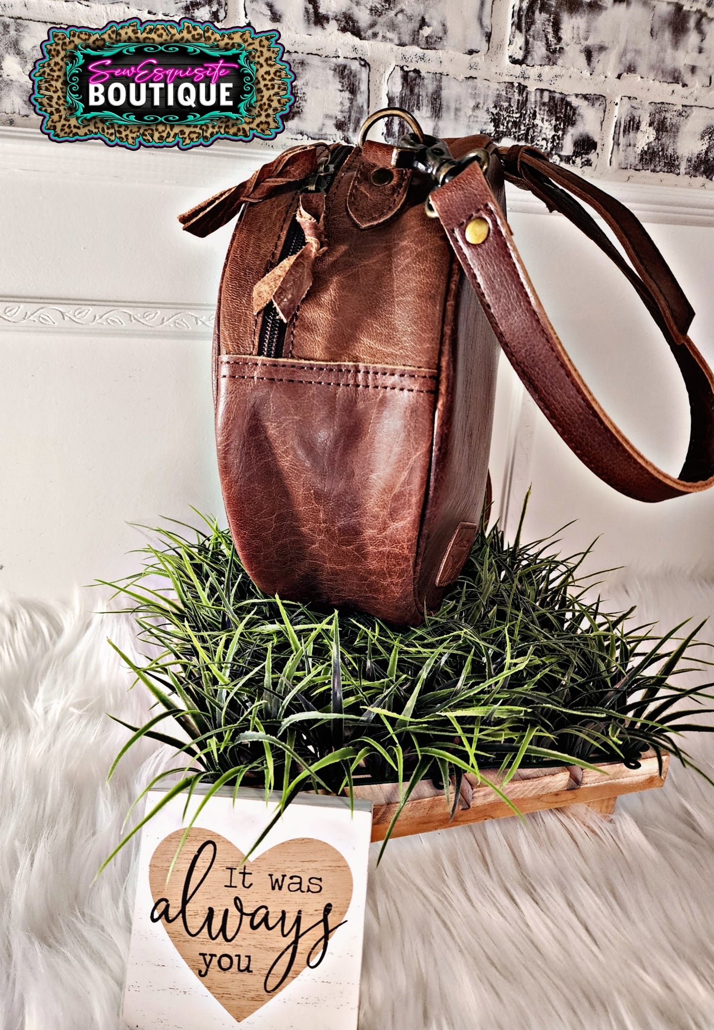American Darling Round Leather Bag